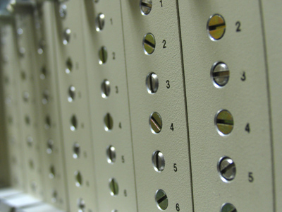 In 30 seconds, you have to turn each screw clockwise 32.5 degrees. Engineers love this game!