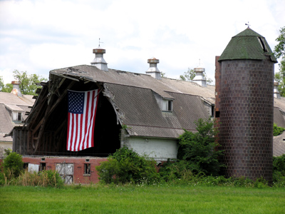 Though her mother blamed `cold feet`, Bernice postponed her wedding to July so it could have a patriotic theme.
