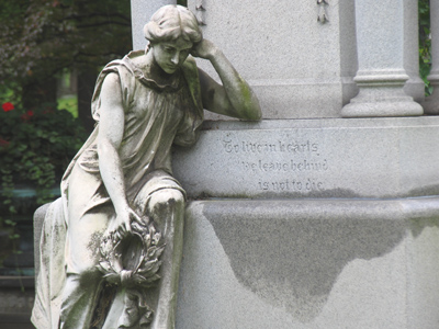 To live in hearts we leave behind is not to die. THOMAS CAMPBELL