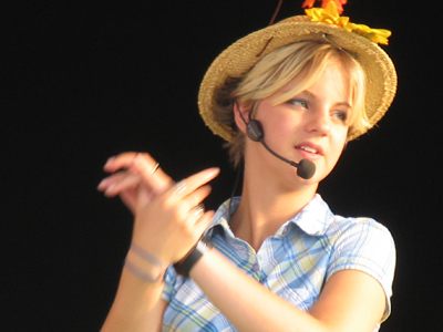 Fair organizers hoped to boost attendance by booking Britney`s country cousin, Bobbie Sue Spears.