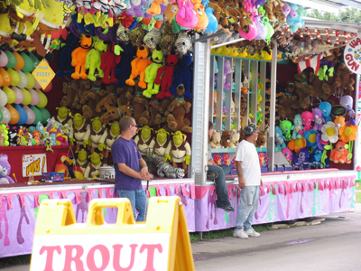 All week, the carnies ignored me.  I guess I don`t look like an easy  mark.