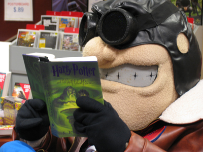 Nearly everybody is reading the new Harry Potter.