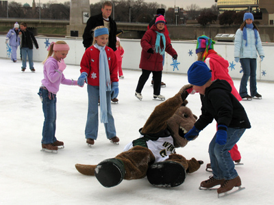 Rowdy Raider takes a potentially career-ending spill.  I suspect Tonya Harding was involved.