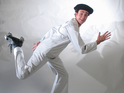 I know my pictures are often repetitive:  flowers, birds, sailors on roller skates.