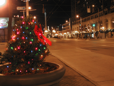 Main Street at 6:00am: not a creature was stirring, not even a mouse.  Well, okay, probably a mouse.