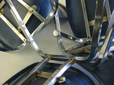 It takes me about 7.5 minutes to eat lunch, then I go prowling for pictures.