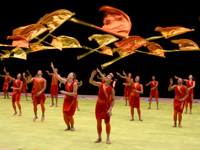 What I like about color guard:  stunning teamwork.