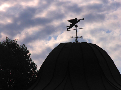 I`ve been a more diligent photographer lately, getting up early to take pictures in the morning.