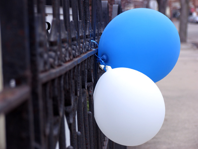 Helplessly mesmerized by the balloons, I desperately wanted to buy a house (see December 26, 2007).