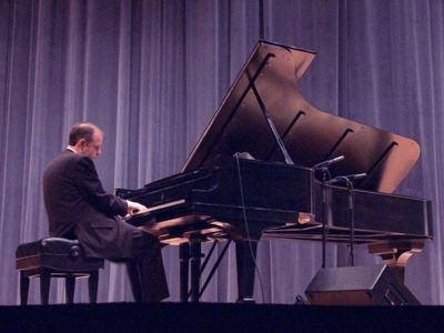 FACT:  the average jazz pianist is more musically intelligent than the average classical pianist.