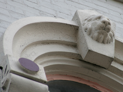 It took me only about ten years to notice this lion at the end of my street.