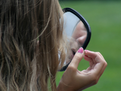 `Mirror, mirror in my hand, who`s the fairest in the land?`