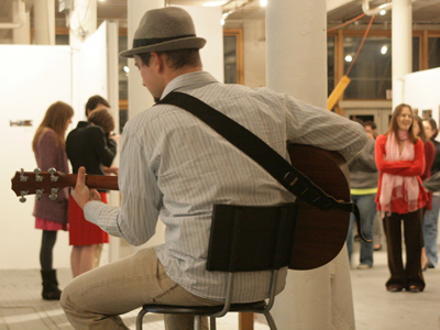 `HEY!  Stop talking and listen to me!`