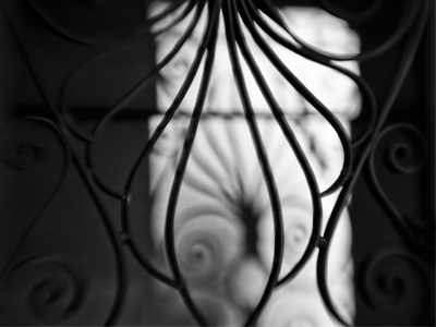 Manipulating a tripod and the buttons on a camera is difficult while wearing gloves.