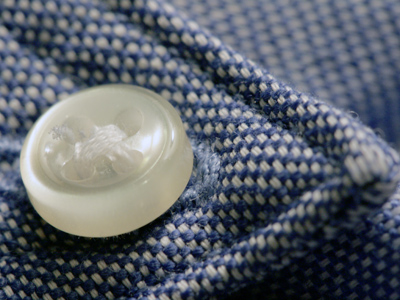 Blue oxford button-down shirts have been an essential part of my wardrobe since eleventh grade, but only today do I discover that they`re really only half blue.