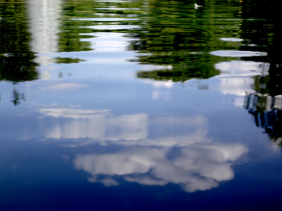 Taken with a lens borrowed from my new photo buddy, while she used one of my lenses.