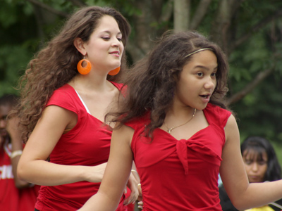 Come on, Maria, show me some of that Spanish dancing. COUNTING CROWS