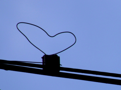 I`m glad I`m not the only one who notices heart-shaped wires.