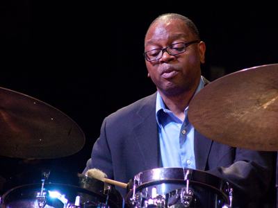 He performed with the legendary American jazz drummer Lewis Nash.