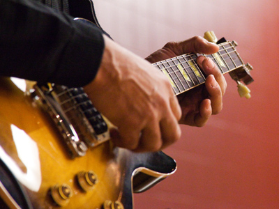 I like to tell myself I`m an observant person, but I walked right past a live band on stage and didn`t notice them.