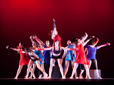 They held this pose for maybe 1/4 of a second, but I was shooting at 1/160th.  GOTCHA!