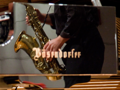 That`s one shiny piano.