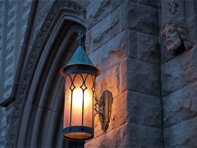 Don`t miss the little face in the upper right.