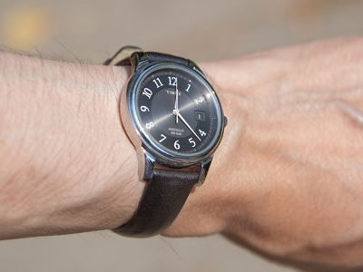 Photographers agree that the worst time of day to take pictures outside is at noon.