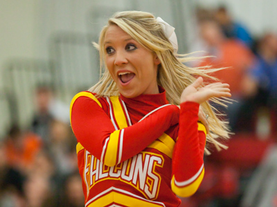 You can`t see it, but she`s wearing a cast on her left foot.