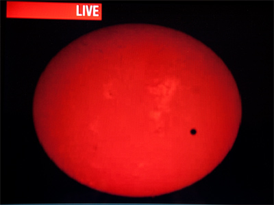 DON`T LOOK DIRECTLY AT IT!