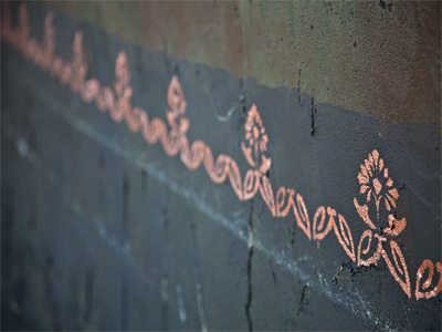 Another restaurant . . . this one vacant.