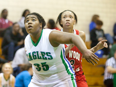 I had a photographic trainee with me this evening, and I told her that action often takes place away from the ball.