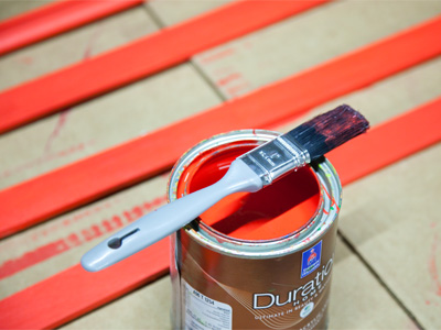 My fellow employees work hard and I take pictures of it.