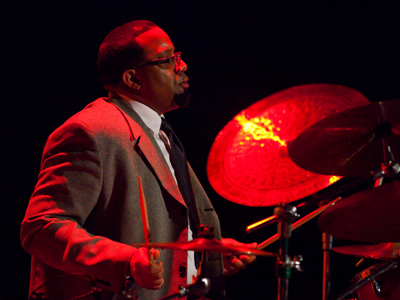 I was so close to the musicians, I could hear the snare drum vibrate when Ramsey played a solo on the piano.