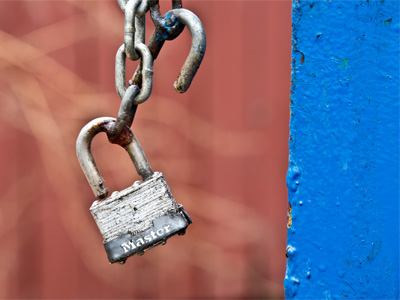 Mr. Perfectionist took about a dozen shots of this scene.  Mr. Frugal deleted all but one of them to save disc space.