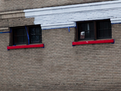 Somebody ran out of paint -- or motivation (see September 24, 2013).