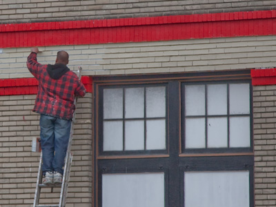 He`s still going strong, although with a new color scheme (see September 24, 2013).