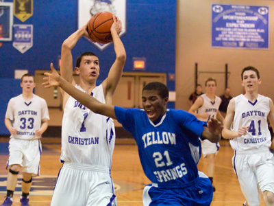 My pictures show that there was no contact between them, but blue Number 21 made a dramatic flop right at my feet.