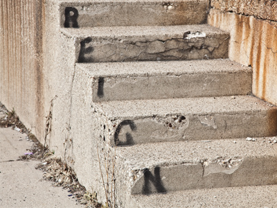 Reign, rein, rain.  Who made up the English language?