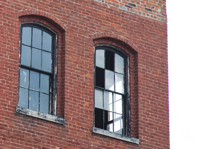 Upstairs apartment available.  Low rent.  Air conditioned.