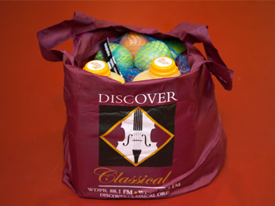 . . . expands into this big bag.  You know you want one.