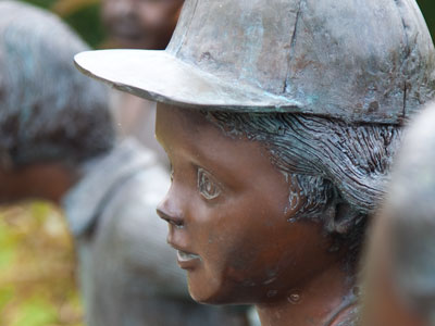 It`s too cold to play outside.