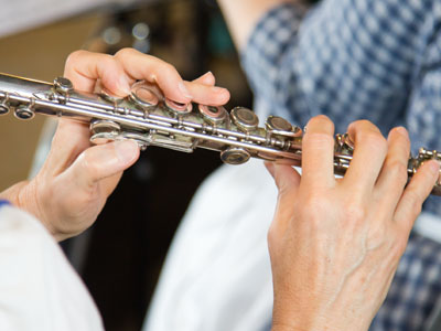 Oh, Danny Boy, the pipes, the pipes are calling.