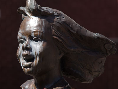 If you sing this melody, do you think you could laugh again, my friend?  Just try for me.  SHAKE SHAKE GO