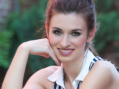 Photographing this sweet smile once a year isn`t enough.