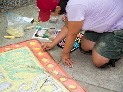 The kneepads indicate this person is a professional.