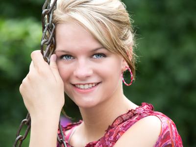 I took her picture outside for brief periods, then brought her back into the air conditioning and gave her cold water.