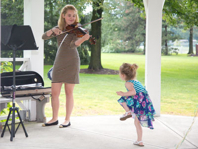 But she`s too busy dancing to `Old MacDonald.`