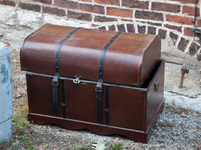 Other people`s trash doesn`t interest me -- normally.