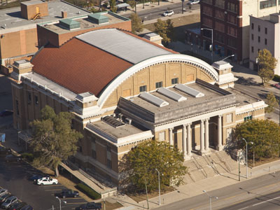 Who needs a drone when there`s an express elevator?
